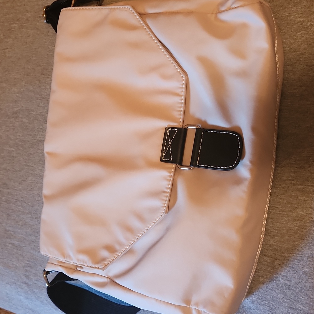 MAXX New York Cream Shoulder Bag - Picture 14 of 14